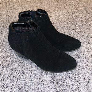 Blondo waterproof booties (suede)